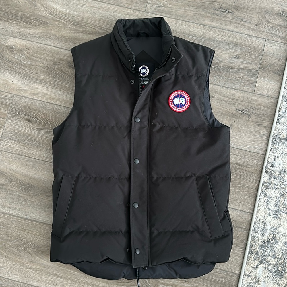 Canada Goose Vest 
Size Medium